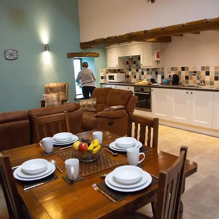 Hebblethwaite Hall Farm: Swallows Nest And Bluebells Cottages *